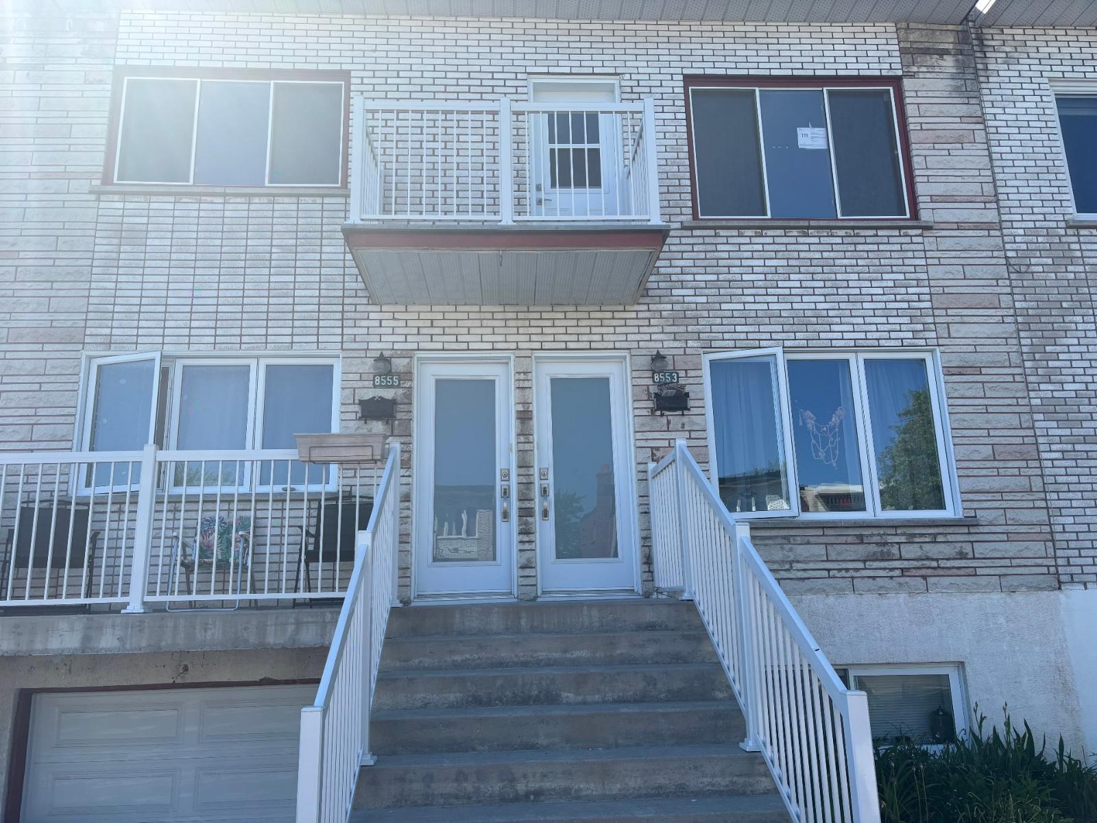 8555 Rue Brown