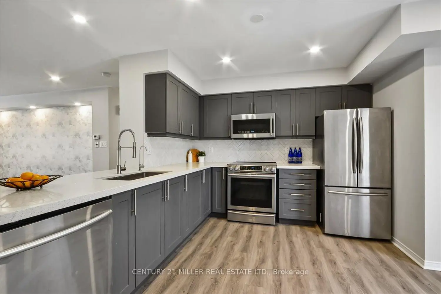 Additional image 9 of 3100 Thomas Street 7