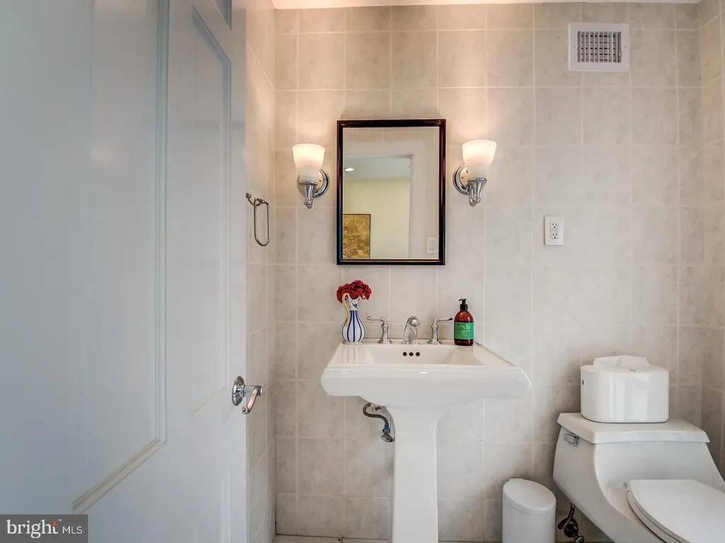 Additional image 9 of 3147 O Street NW, Washington, DC 20007