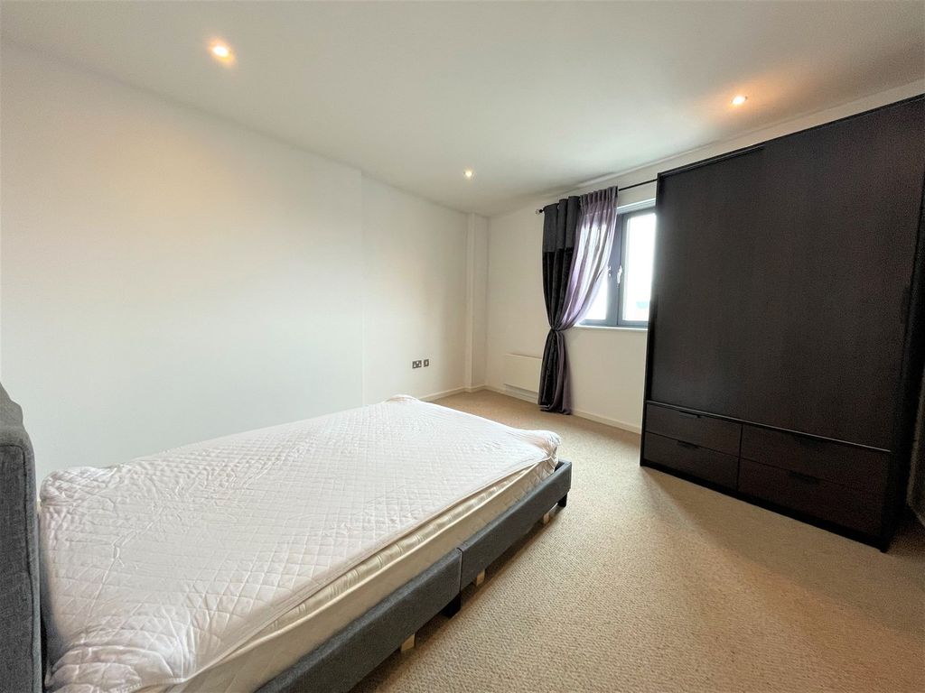 Additional image 12 of 2 bed flat for saleSouth Quay, Kings Road, Swansea SA1
