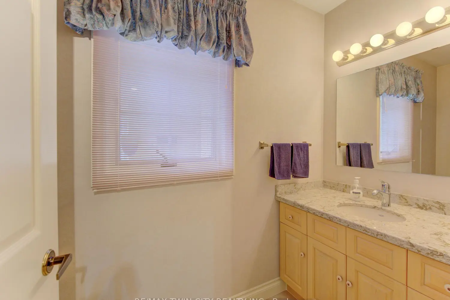 Additional image 7 of 298 Roxton Drive 13