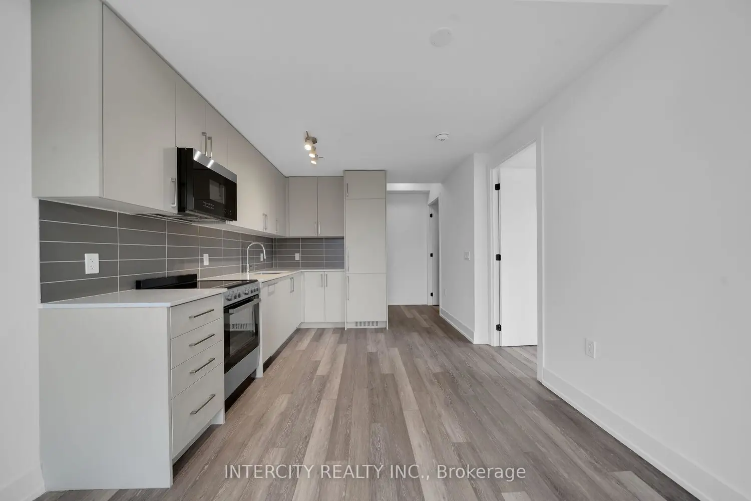 Additional image 7 of 2075 King Road 316