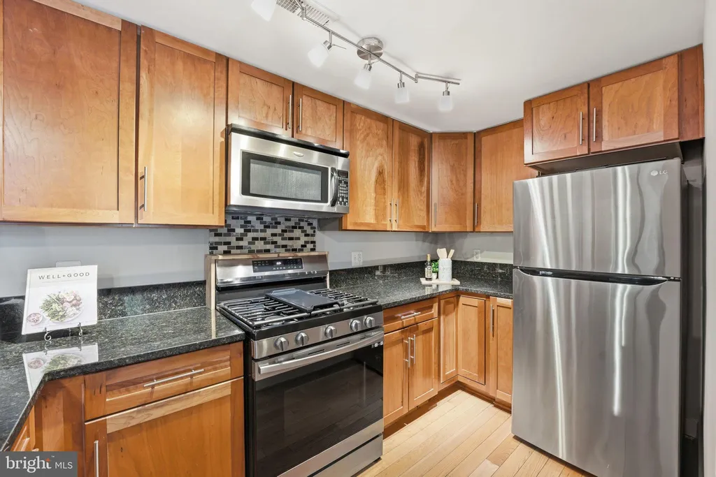 Additional image 9 of 14 S Street NE Unit 201, Washington, DC 20002