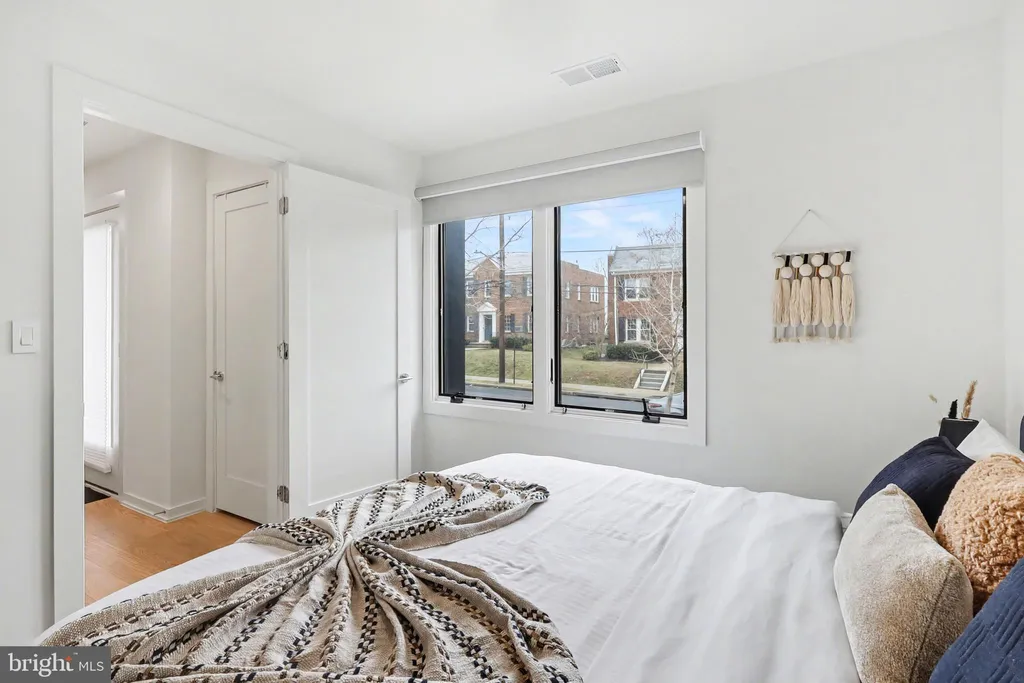 Additional image 17 of 2216 40th Place NW Unit 4, Washington, DC 20007