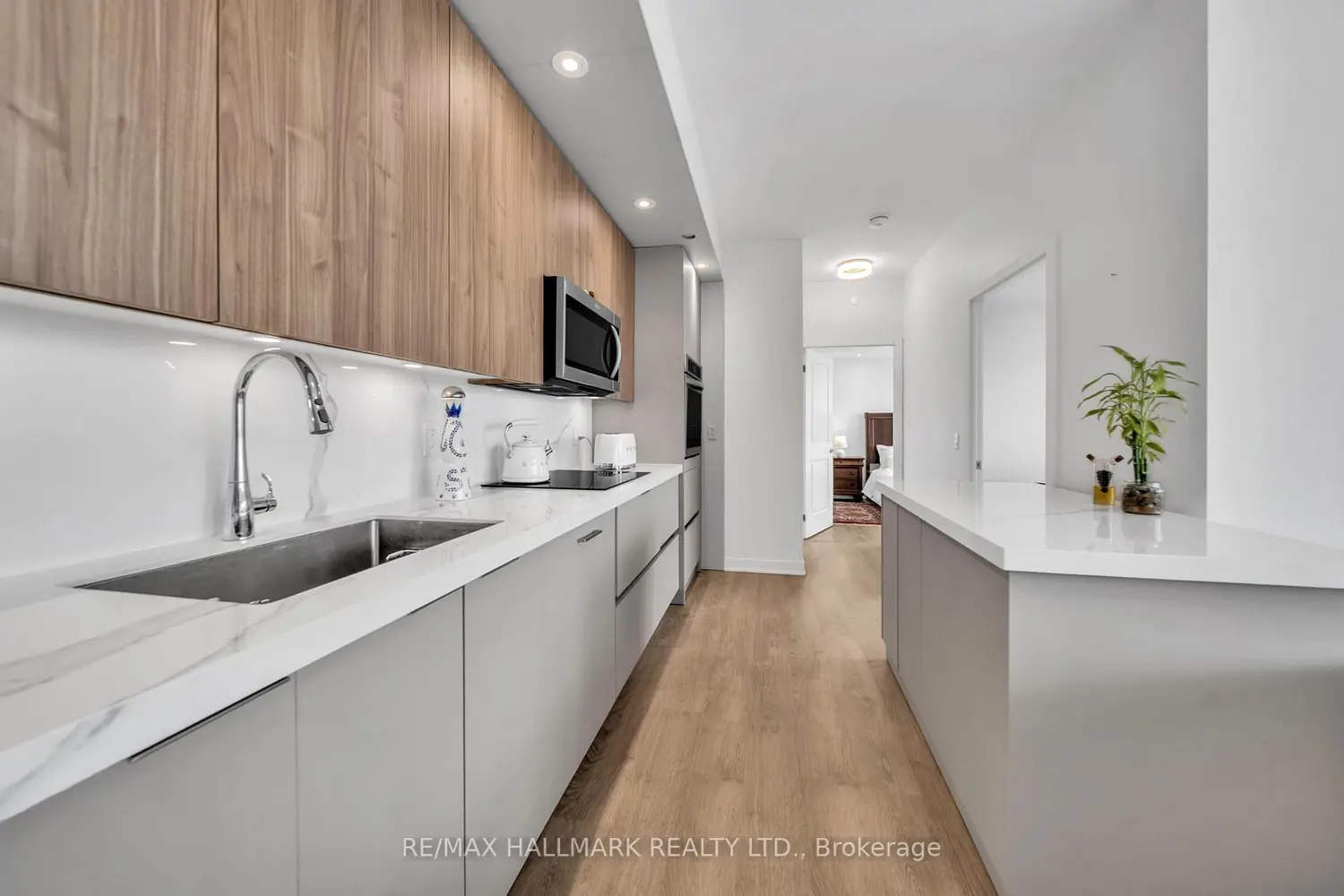Additional image 9 of 120 Eagle Rock Way 1506