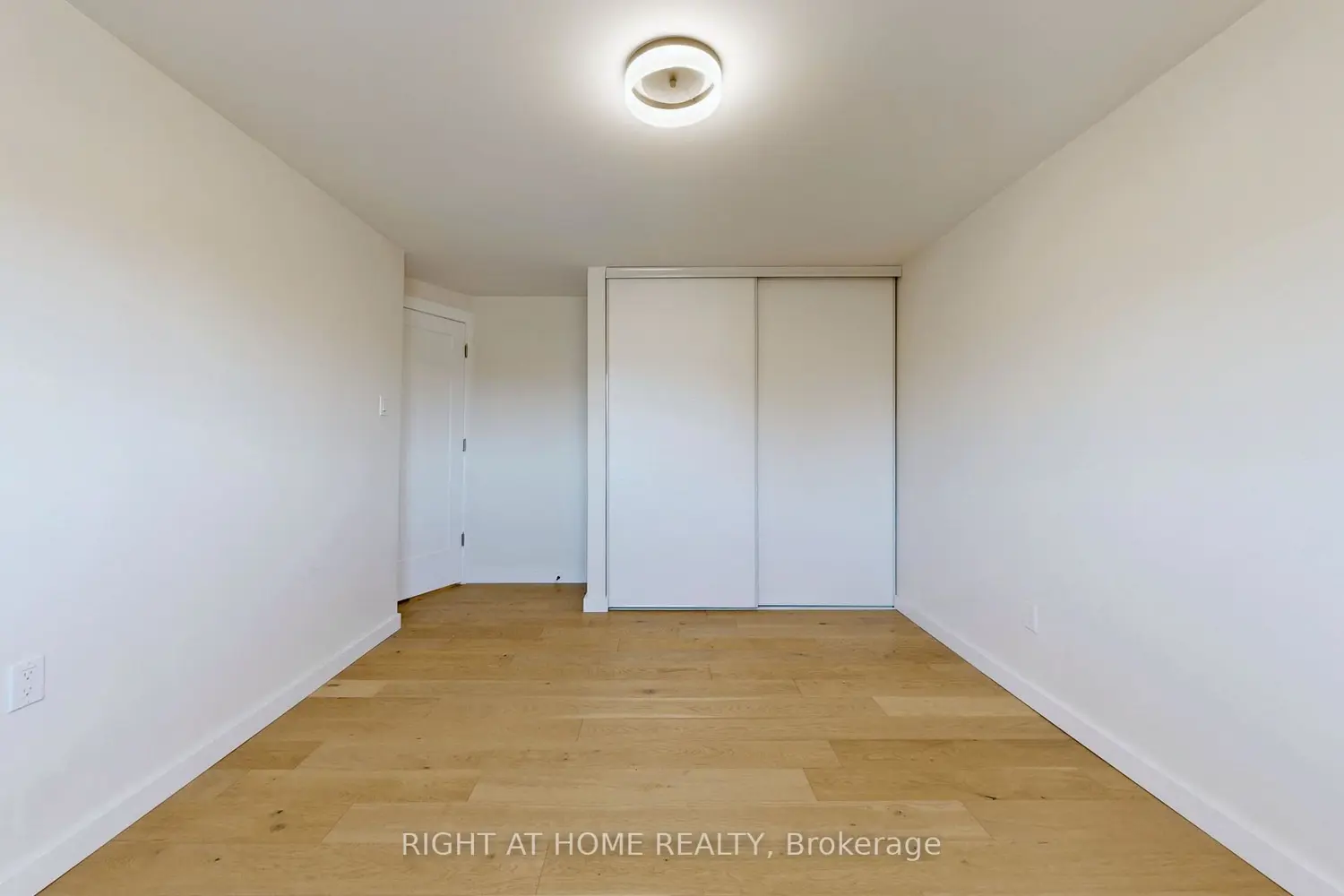 Additional image 11 of 400 Bloor Street 6