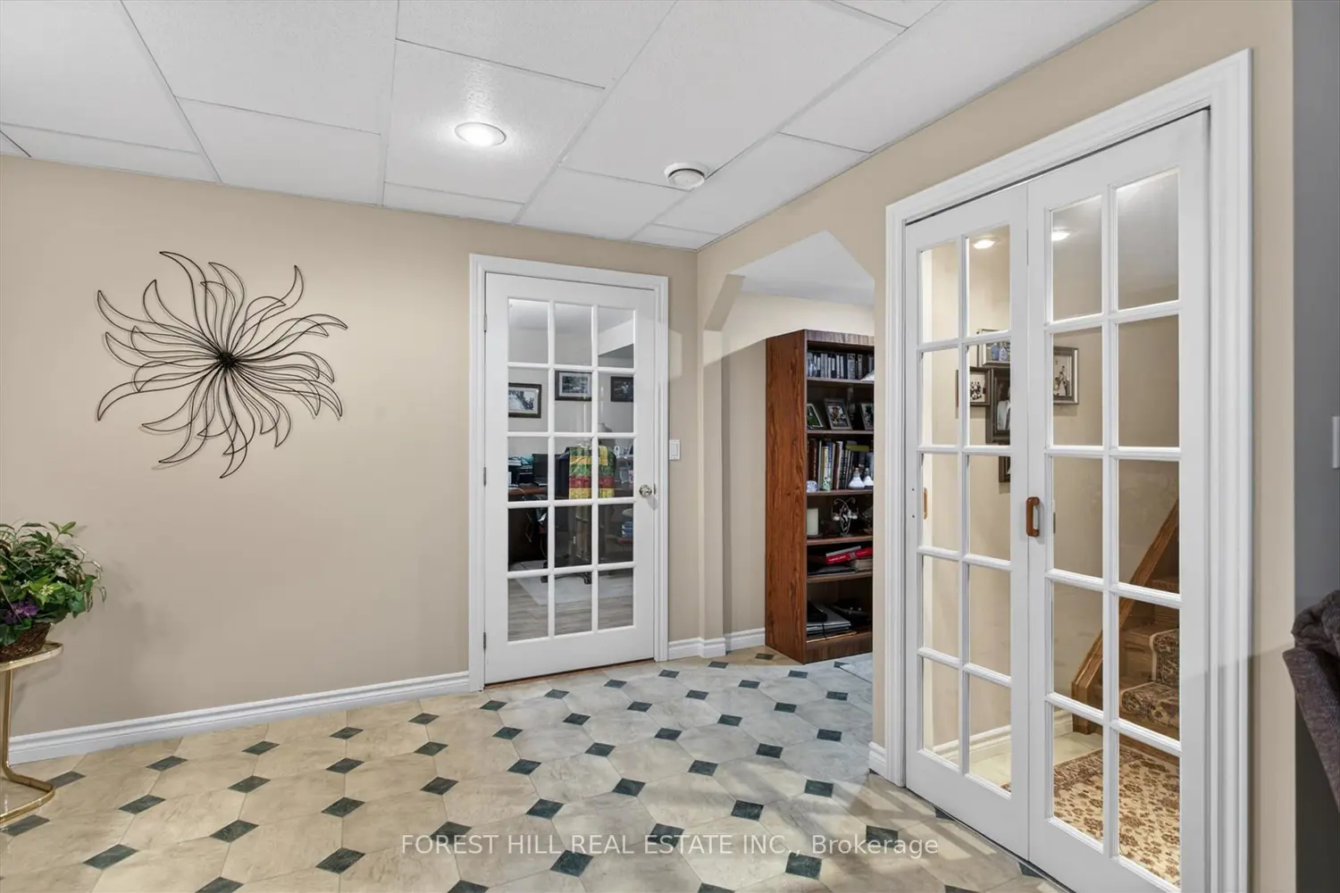 Additional image 12 of 2212 Lorraine Drive