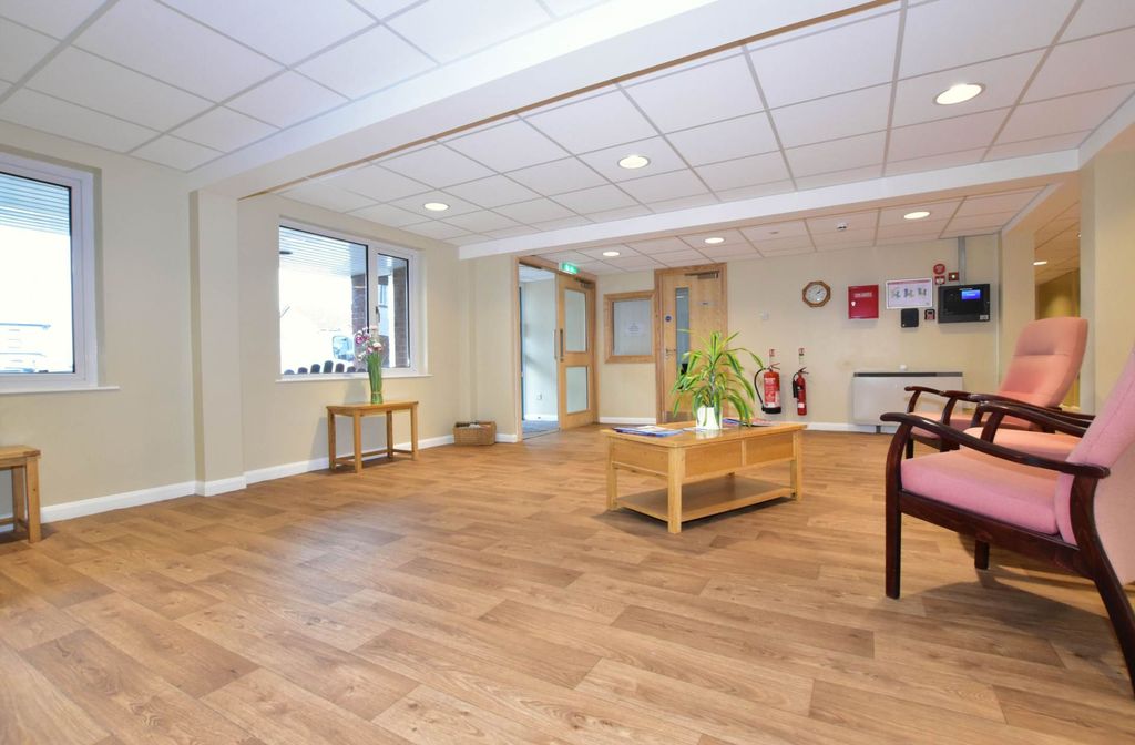 1 bed flat for saleMount Royal, Donaghadee BT21 photo 2