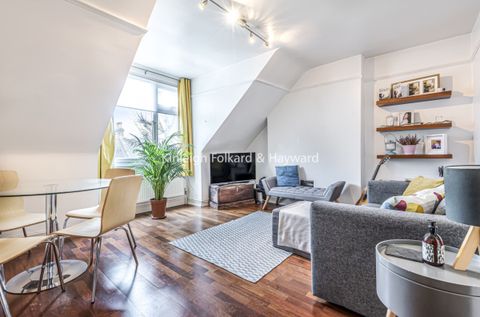 Silver Crescent, Chiswick, London W4