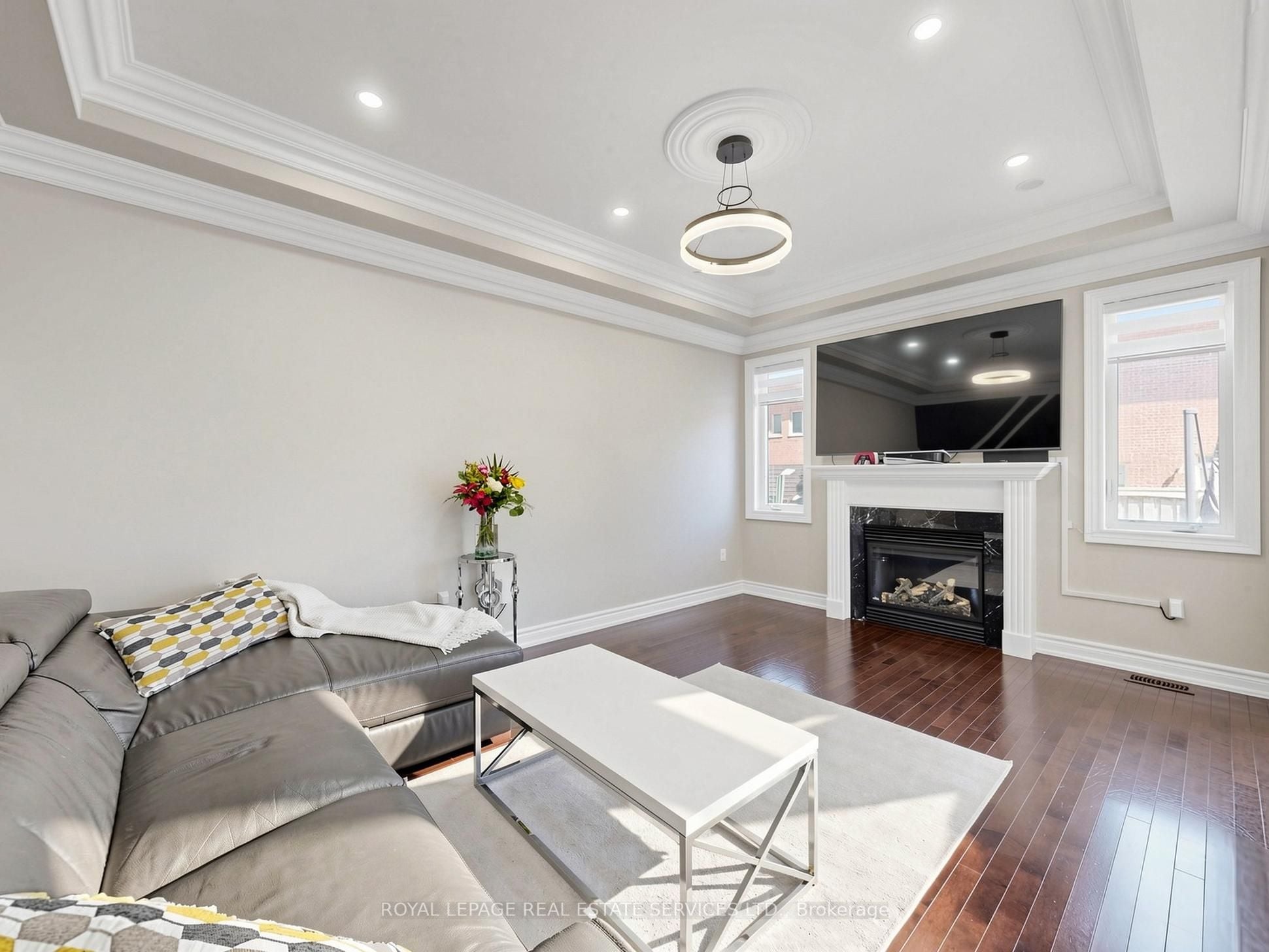 Additional image 3 of 1158 Atkins Drive, Newmarket, ON, L3X 0A6