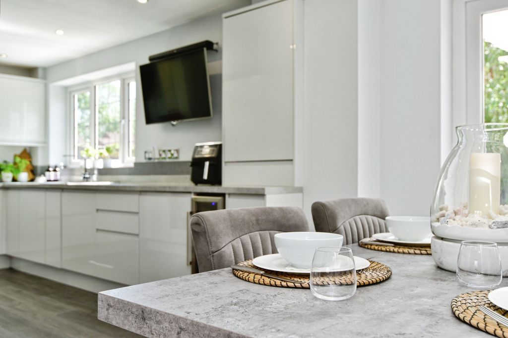 Additional image 10 of 4 bed detached house for saleBoscombe Grove, Trentham, Stoke-On-Trent ST4