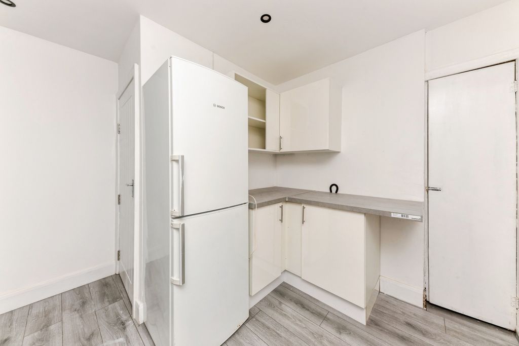 Additional image 12 of 1 bed property for saleCromwell Road, Grimsby DN31