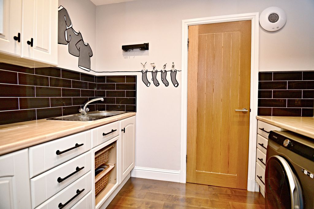 Additional image 15 of 4 bed country house for saleSeven Acres, Kilwinning KA13