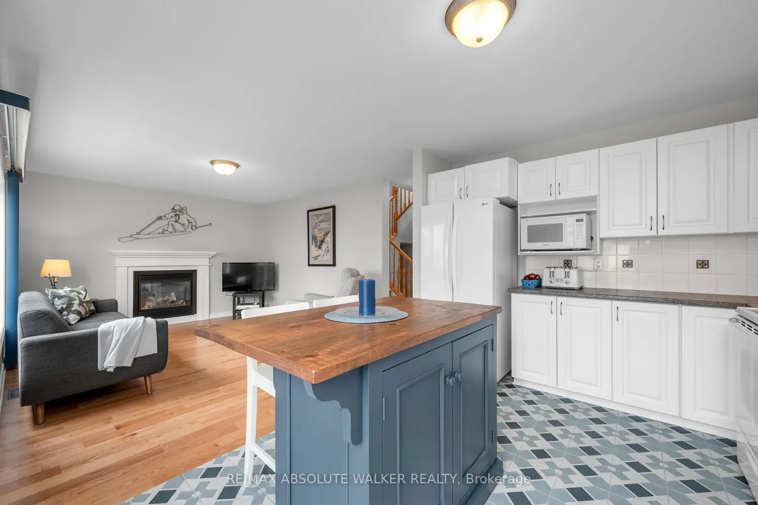 314 Oakcrest Way photo 4