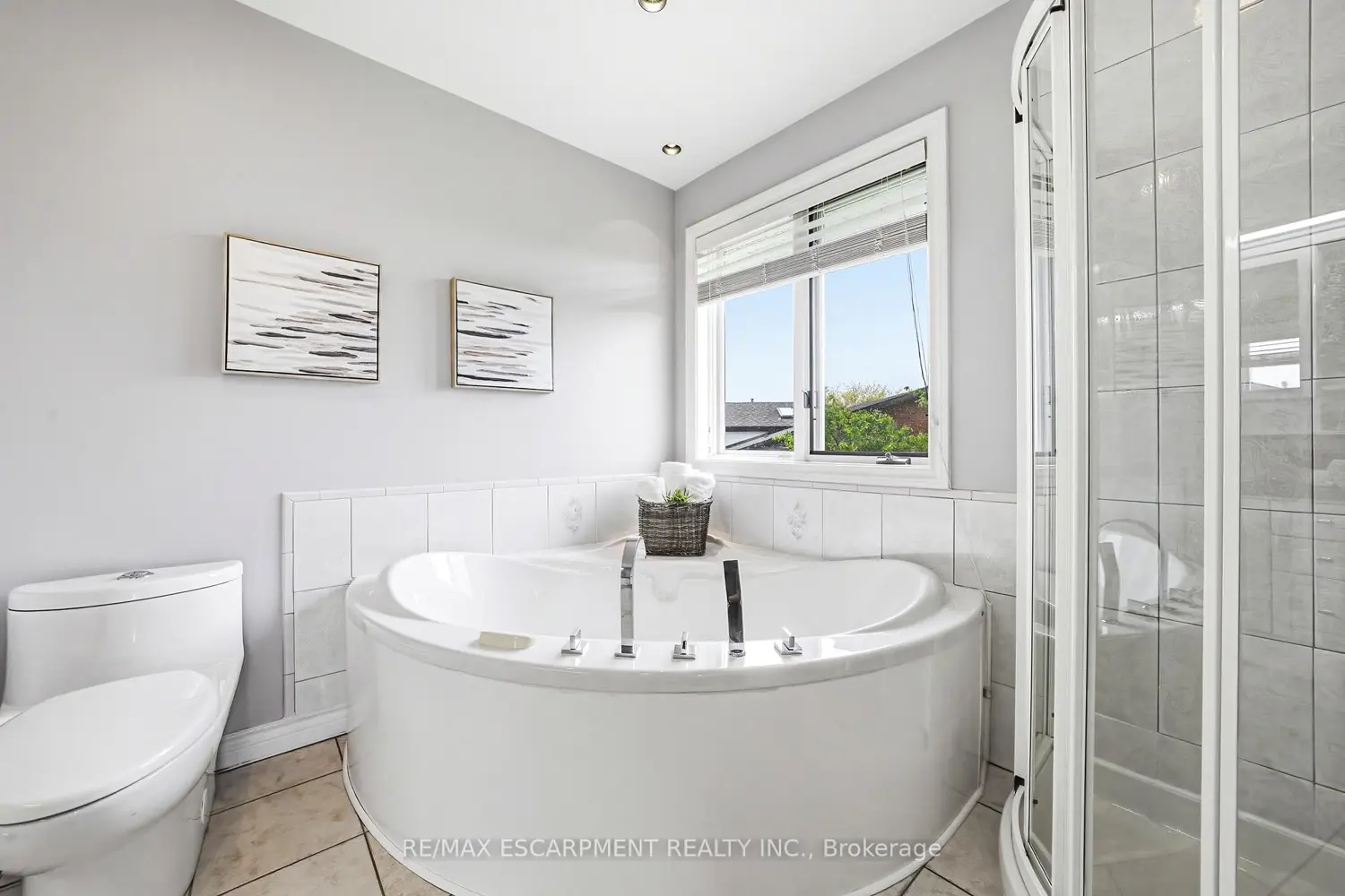 Additional image 12 of 301 Parkwood Crescent