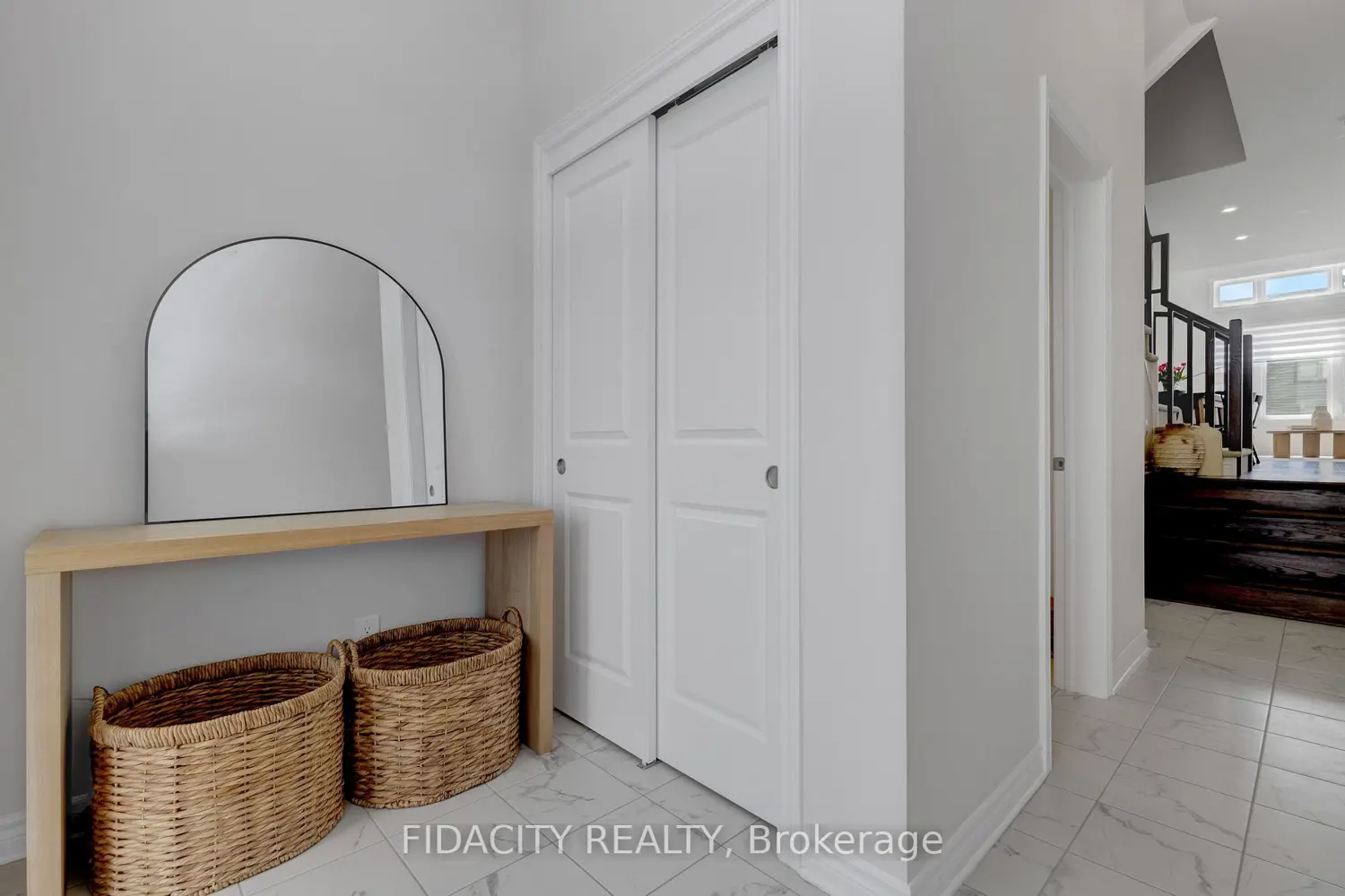 1005 Kijik Crescent photo 3