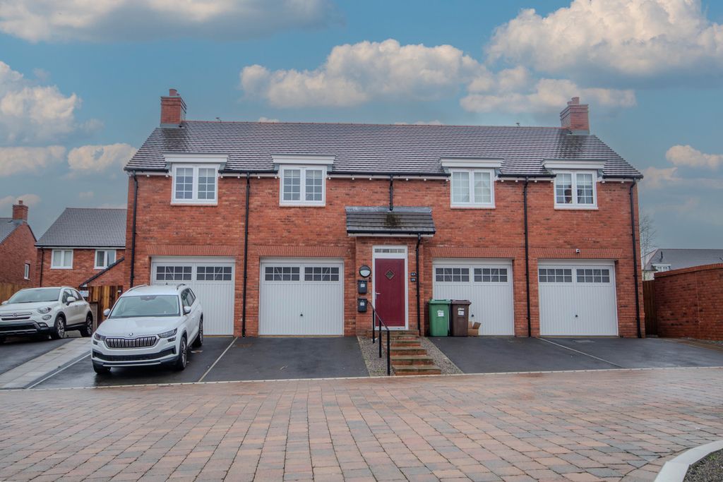 1 bed flat for saleChartist Rise, Blackwood NP12