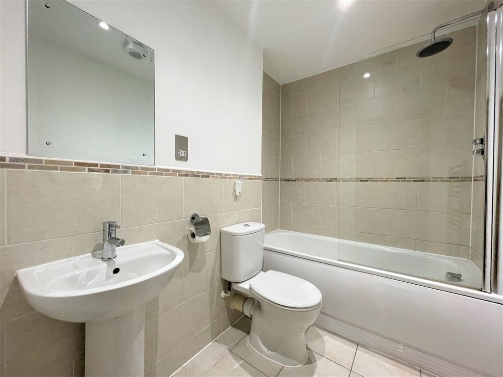 Additional image 14 of 2 bed flat for saleSouth Quay, Kings Road, Swansea SA1