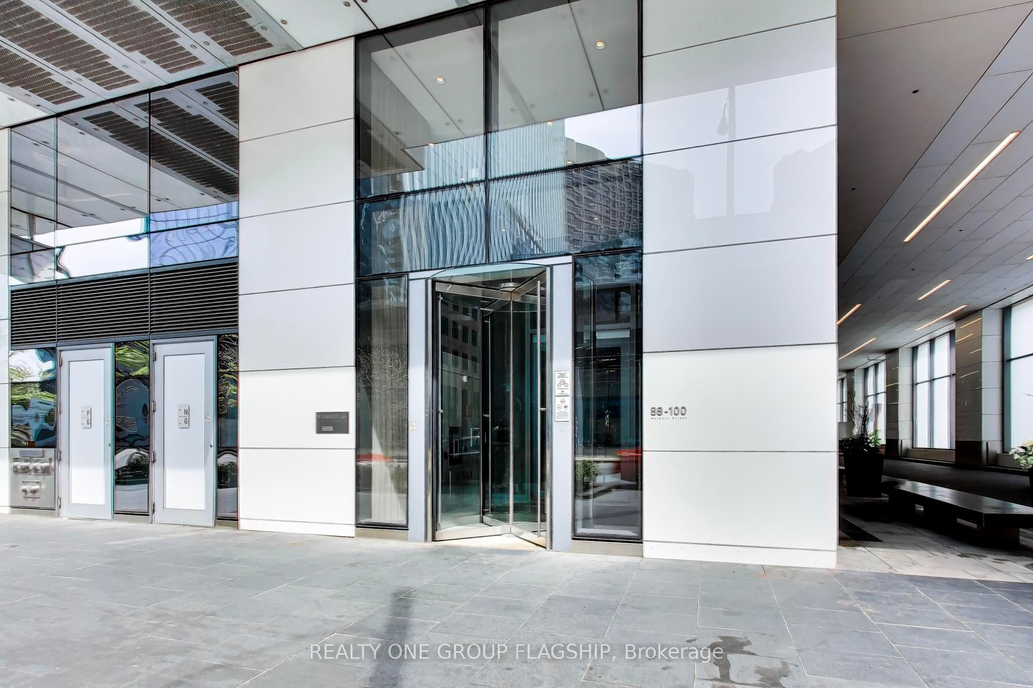 Additional image 4 of 2107-88 Harbour Street, Toronto, ON, M5J 0C3