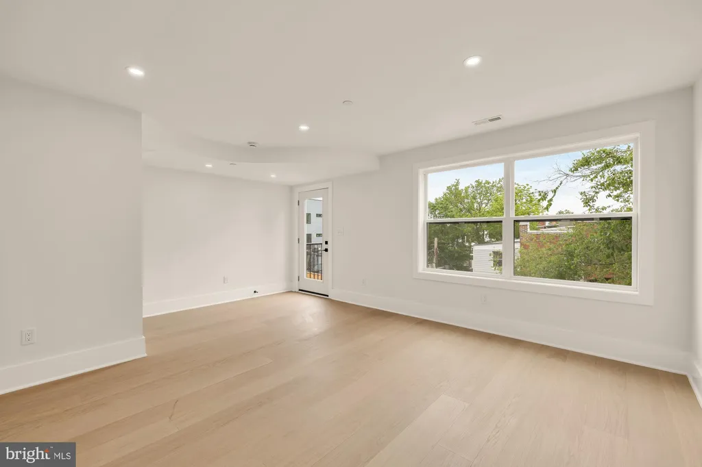 Additional image 15 of 5703 9th Street NW Unit 2, Washington, DC 20011