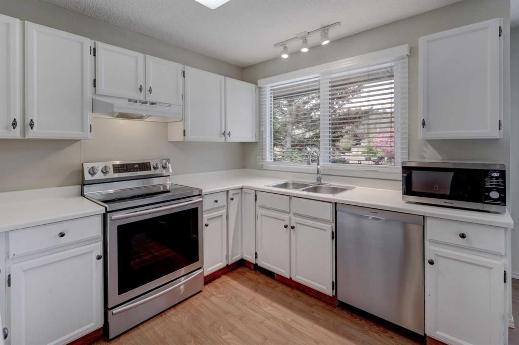 Additional image 6 of 82 Point Drive NW, Calgary, AB, T3B 5B3