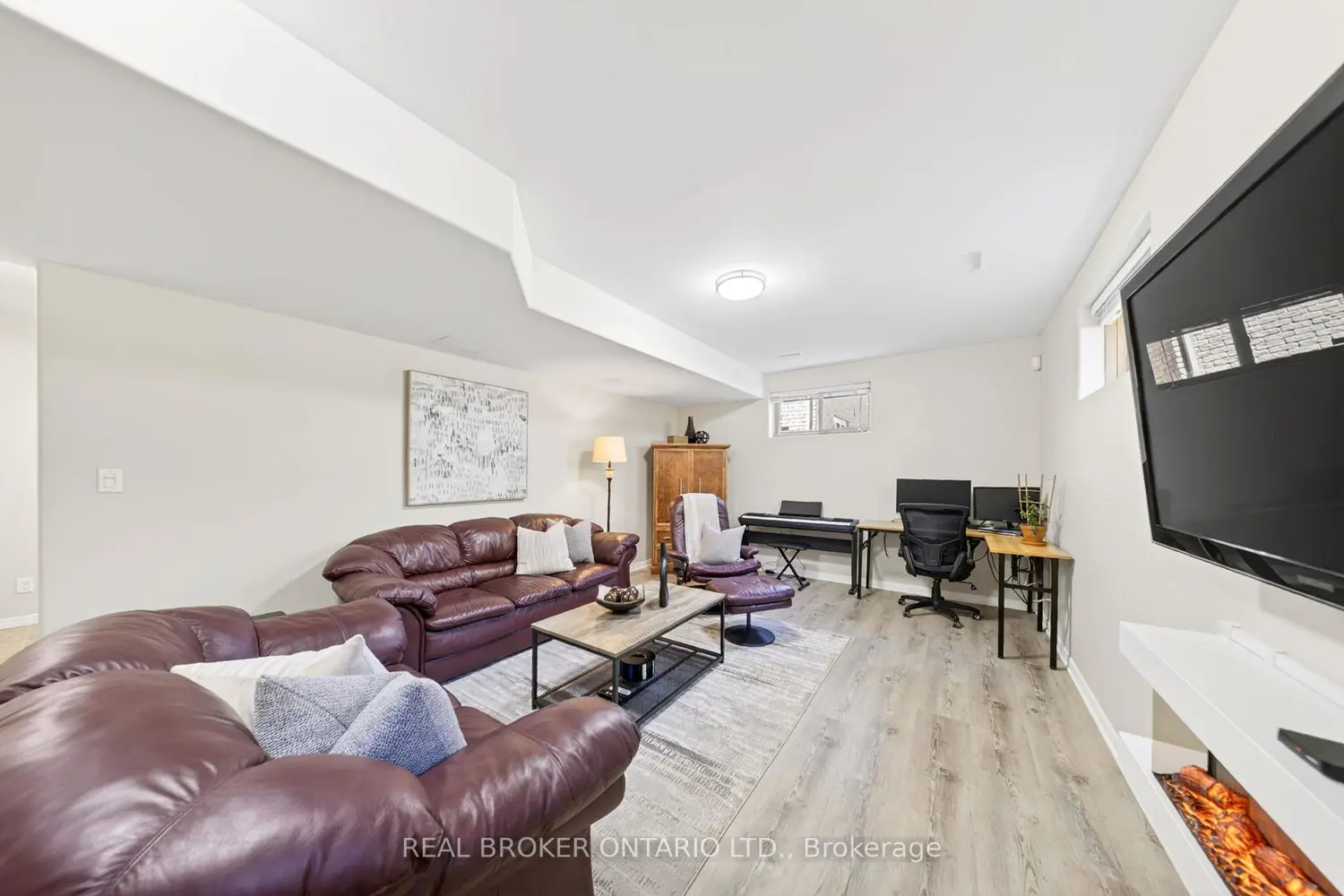 Additional image 16 of 32 Platinum Place
