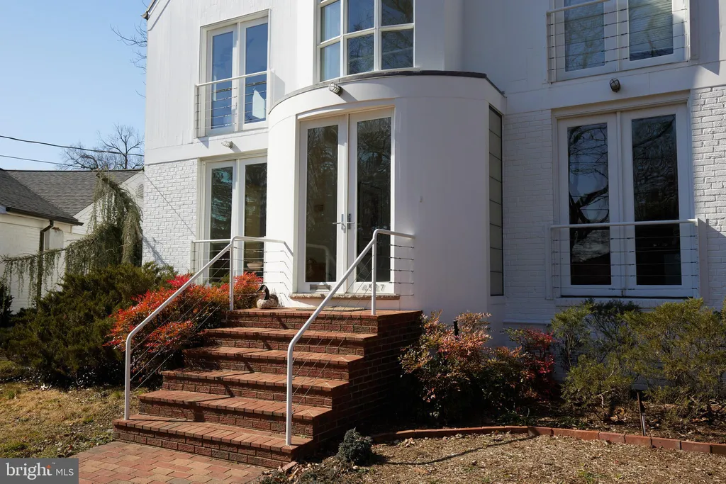 4527 Q Place NW, Washington, DC 20007 photo 5