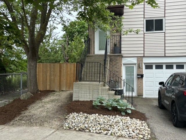 Additional image 3 of A-423 Cadbury Court, Waterloo, ON, N2K 3G7