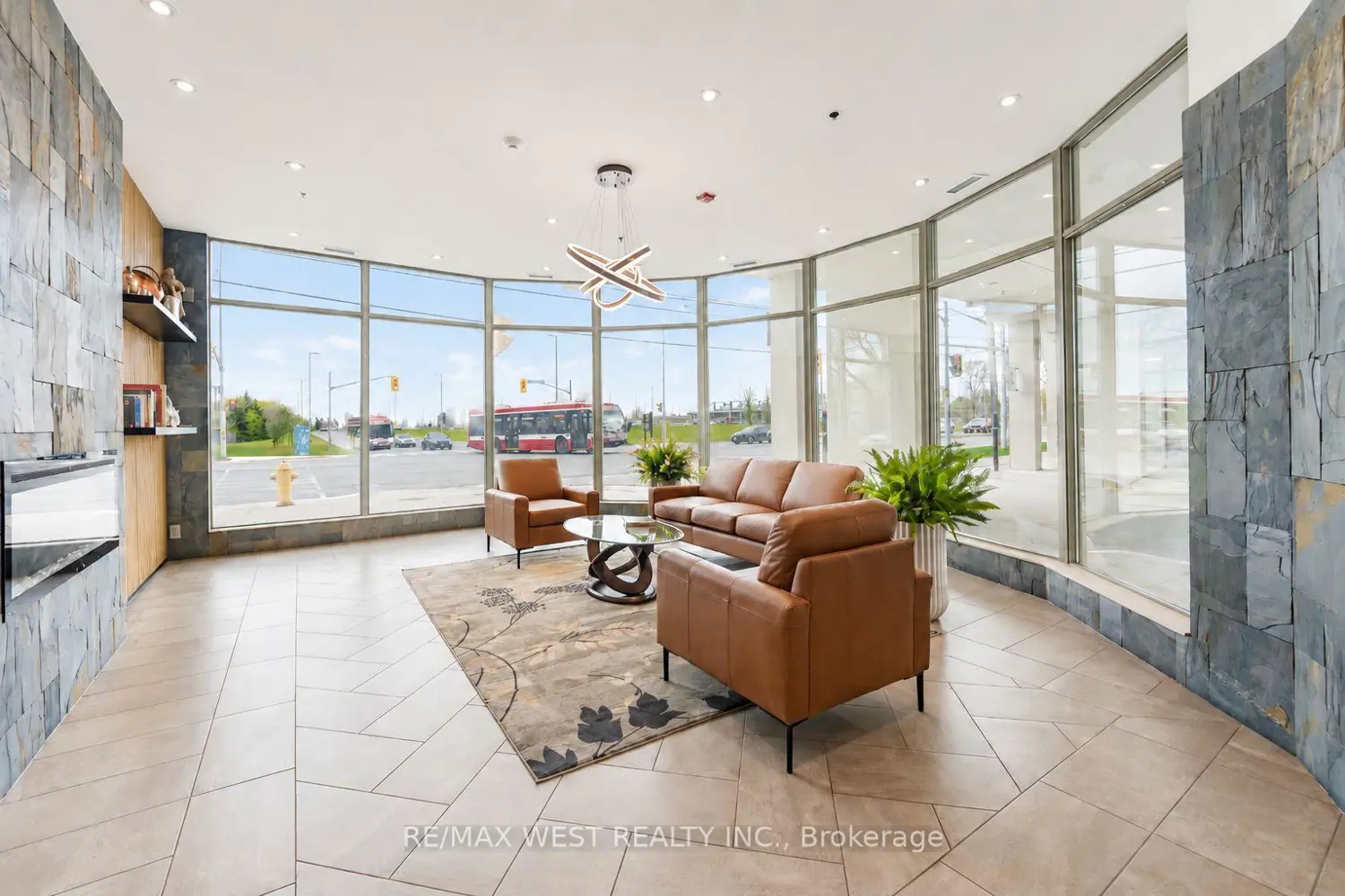 1030 Sheppard Avenue 208 photo 2
