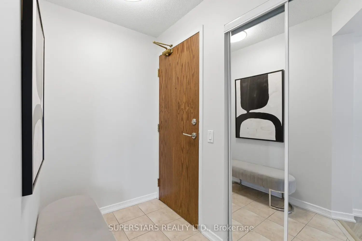 Additional image 5 of 23 Oneida Crescent 1204