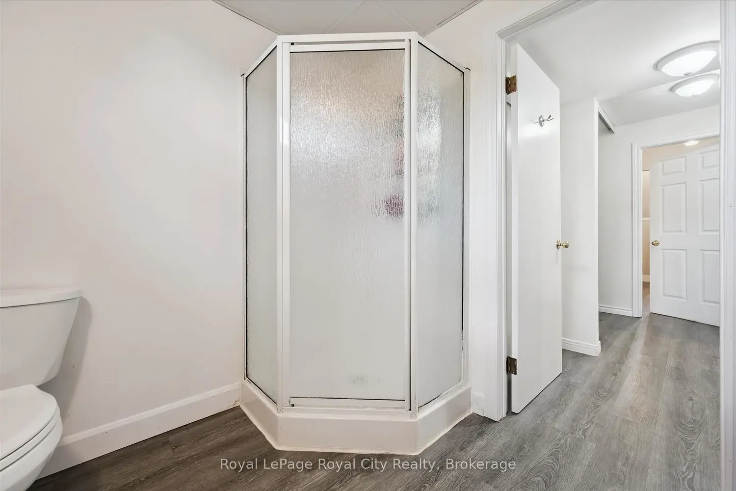 Additional image 12 of 637 Cedargrove Place