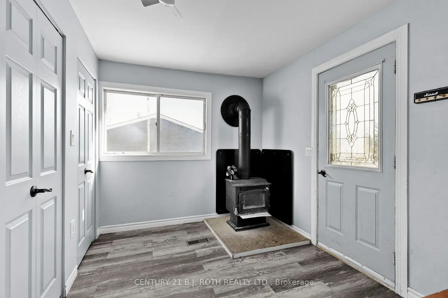 1006 Flos 4 Road photo 2