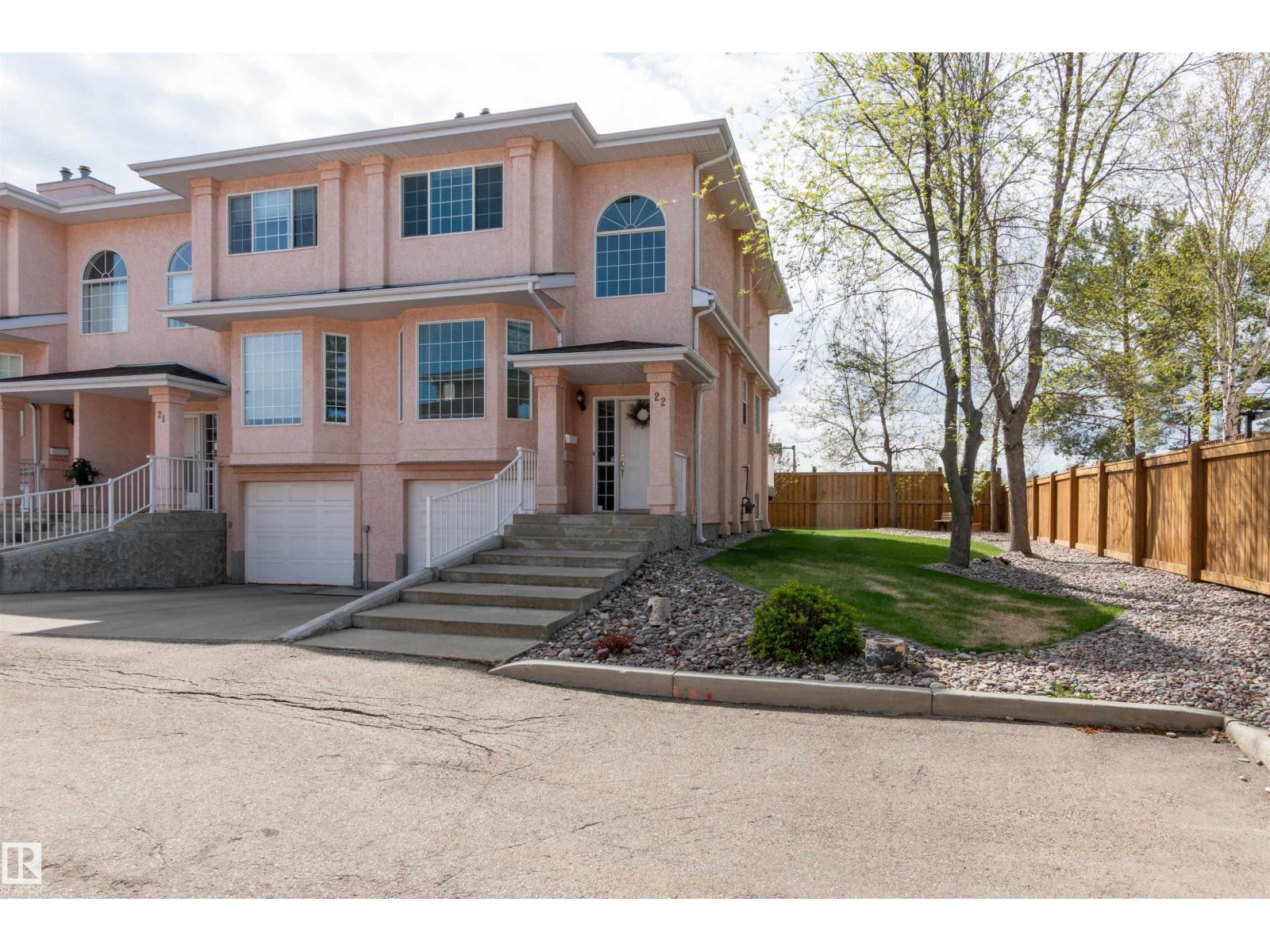 Additional image 6 of 22-11105 9 Avenue NW, Edmonton, AB, T6J6Z4