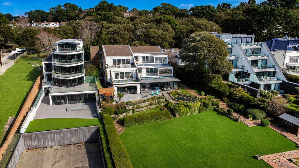 Additional image 2 of 4 bed flat for saleSandbanks Road, Poole BH14