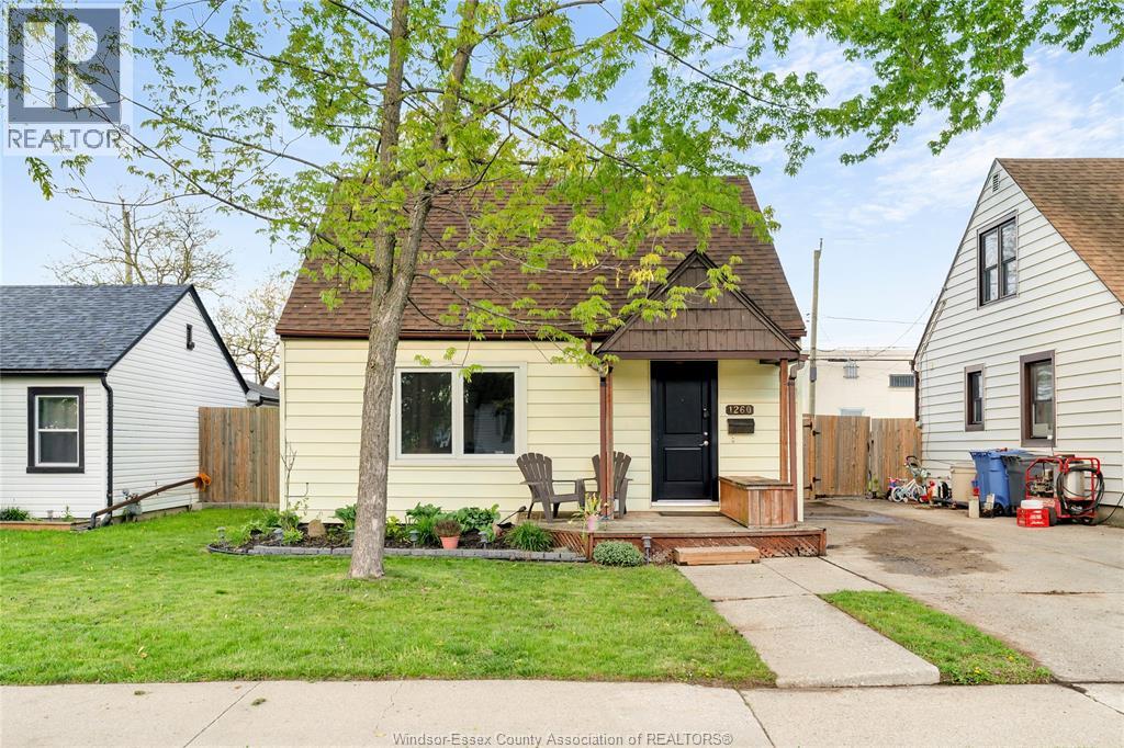 1260 Oak , Windsor, ON, N8X2B1