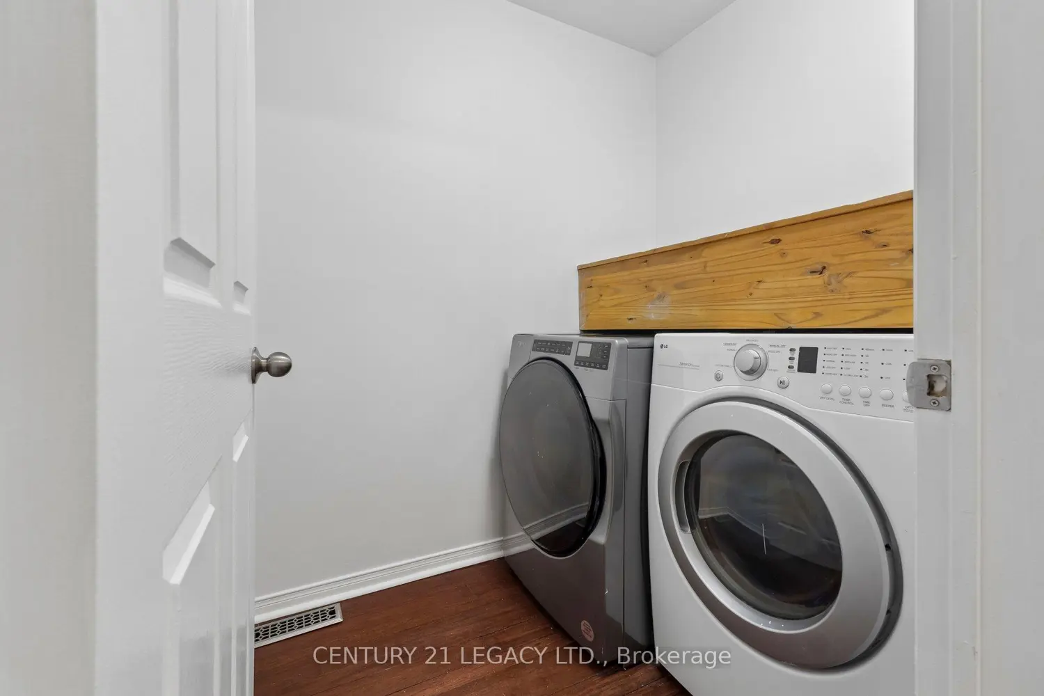 Additional image 17 of 29 Woolf Crescent