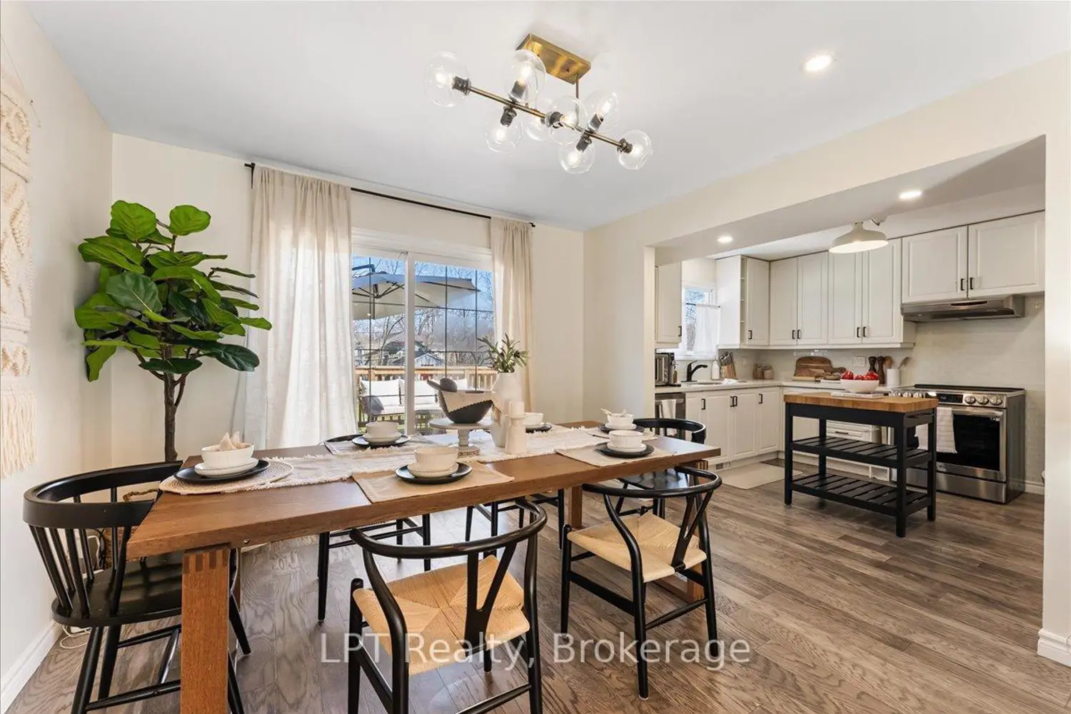 154 Beach Road photo 4