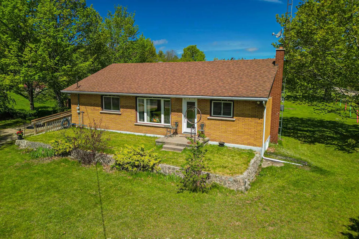859 Cedar Point Road photo 2