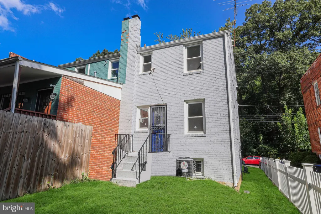 2411 Savannah Street SE, Washington, DC 20020