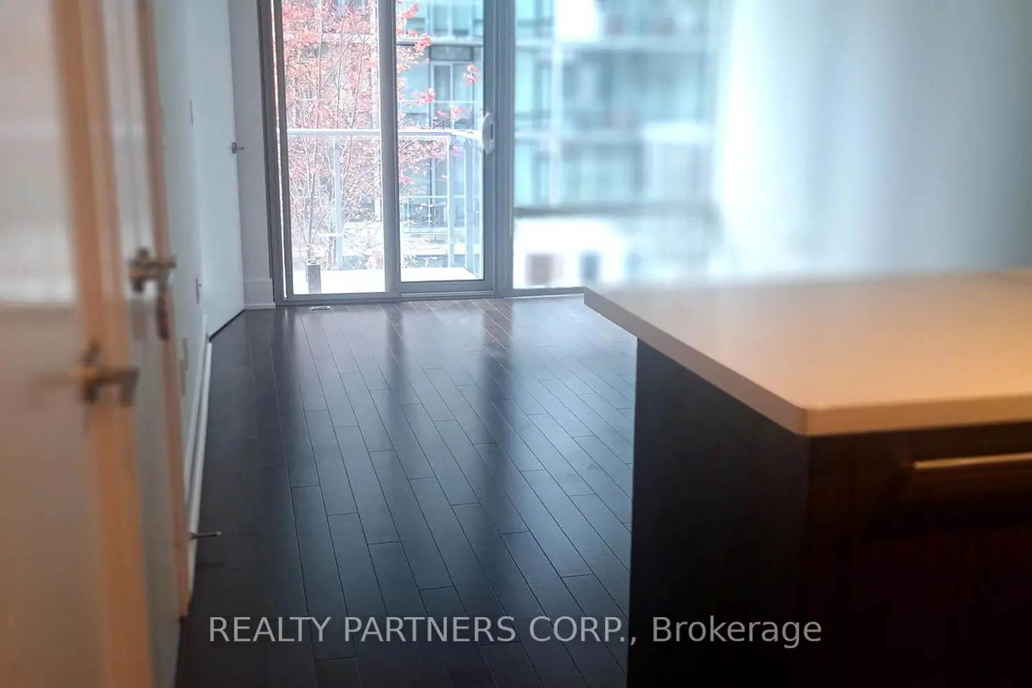 39 Queens Quay 426 photo 3