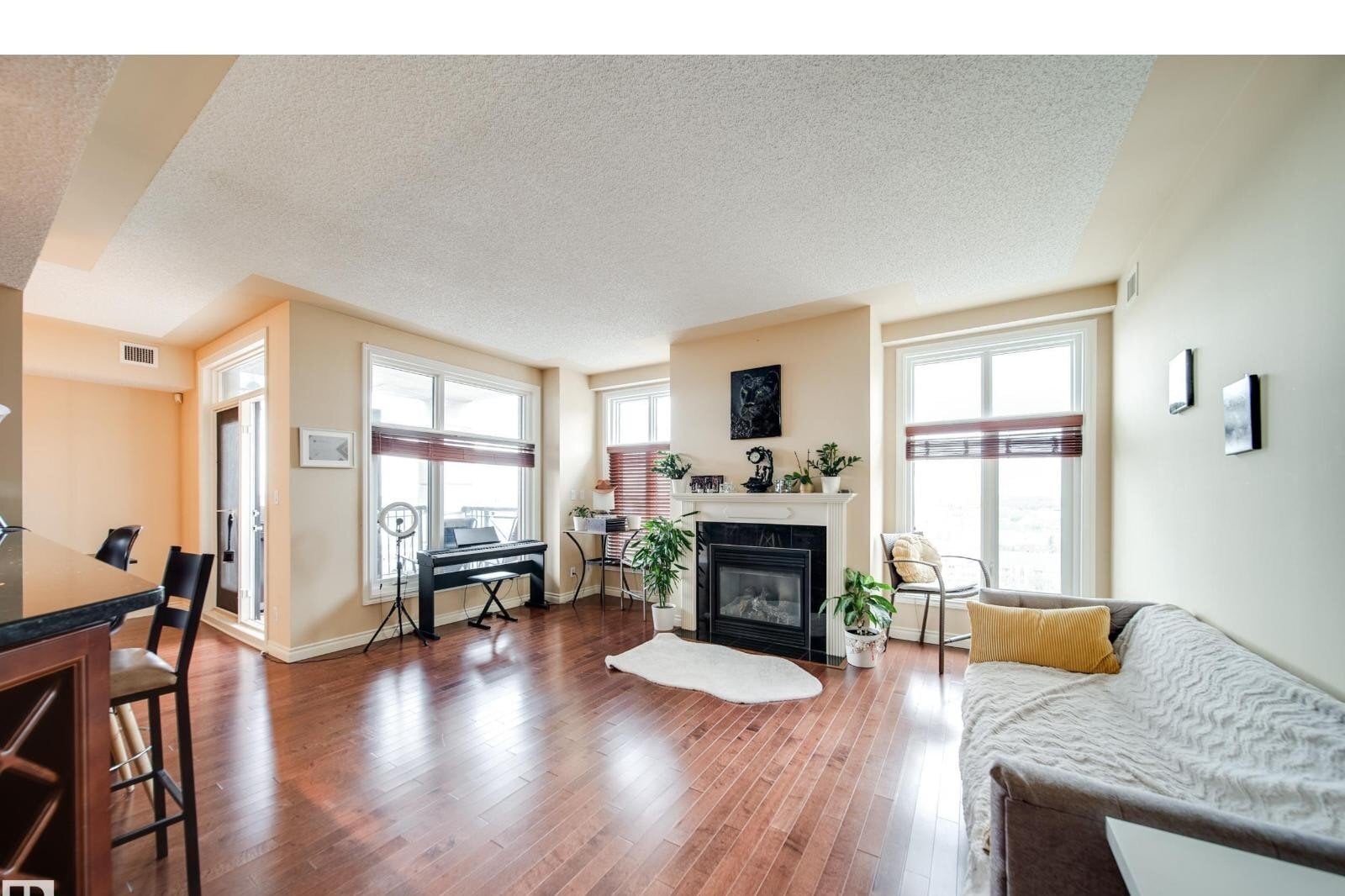 Additional image 7 of 1301-9020 Jasper Avenue NW, Edmonton, AB, T5H3S8
