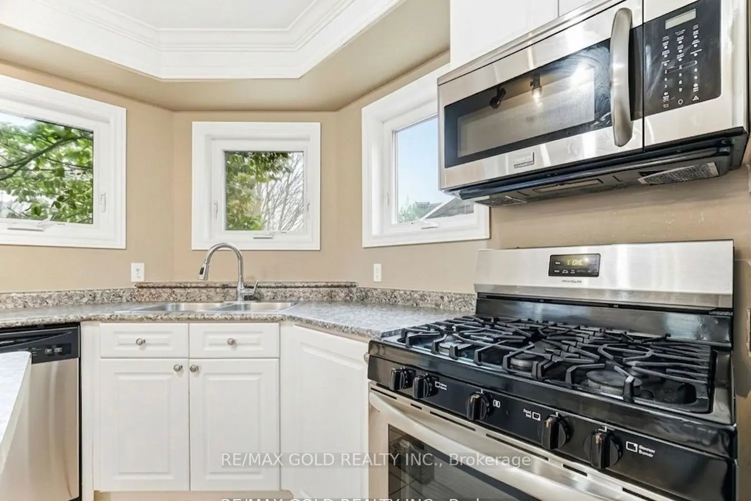 Additional image 6 of 2441 Capilano Crescent