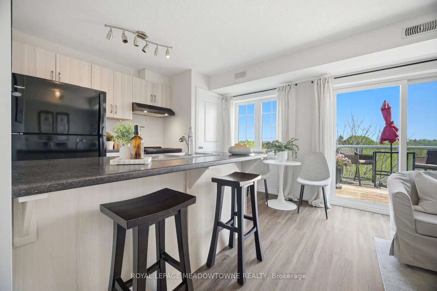 7 Cityview Drive 207 photo 4
