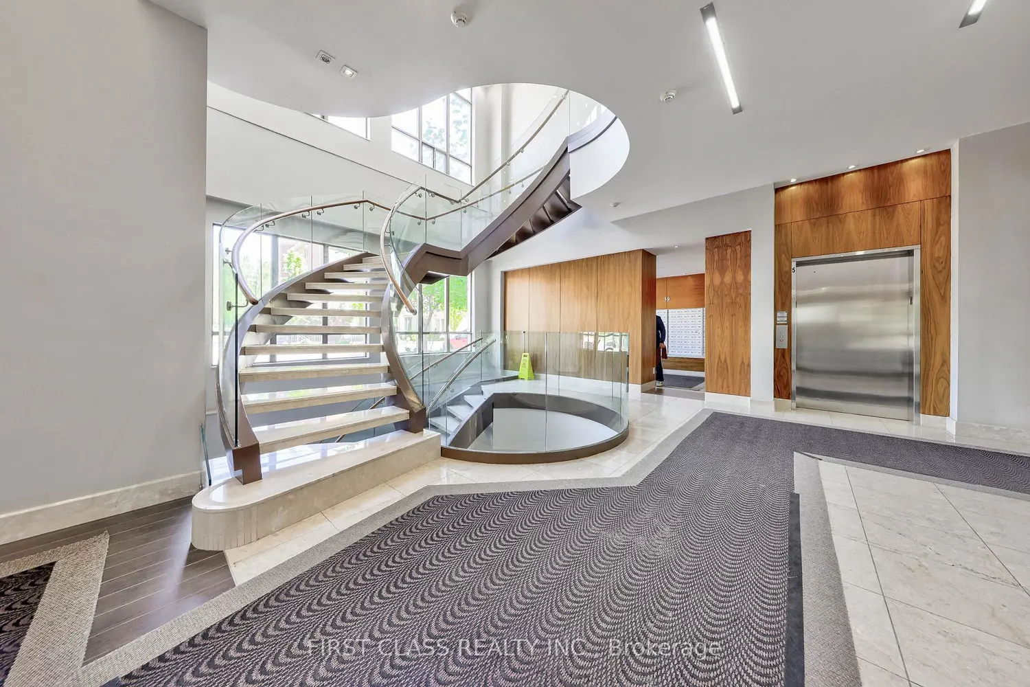 Additional image 2 of 37 Galleria Parkway 916