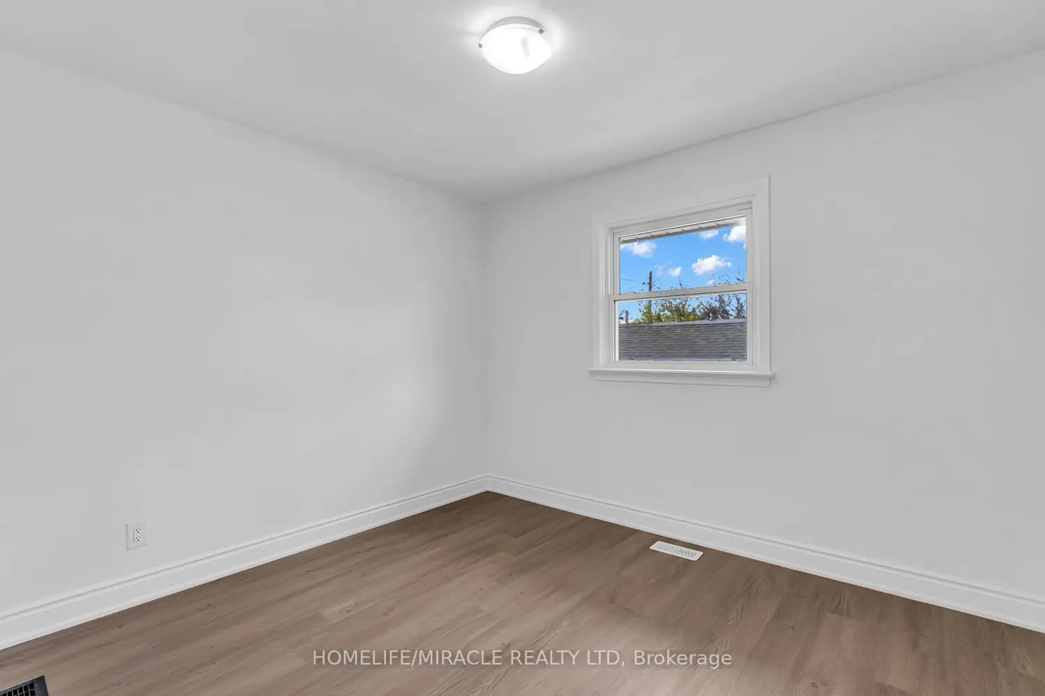 Additional image 11 of 205 Burlington Street