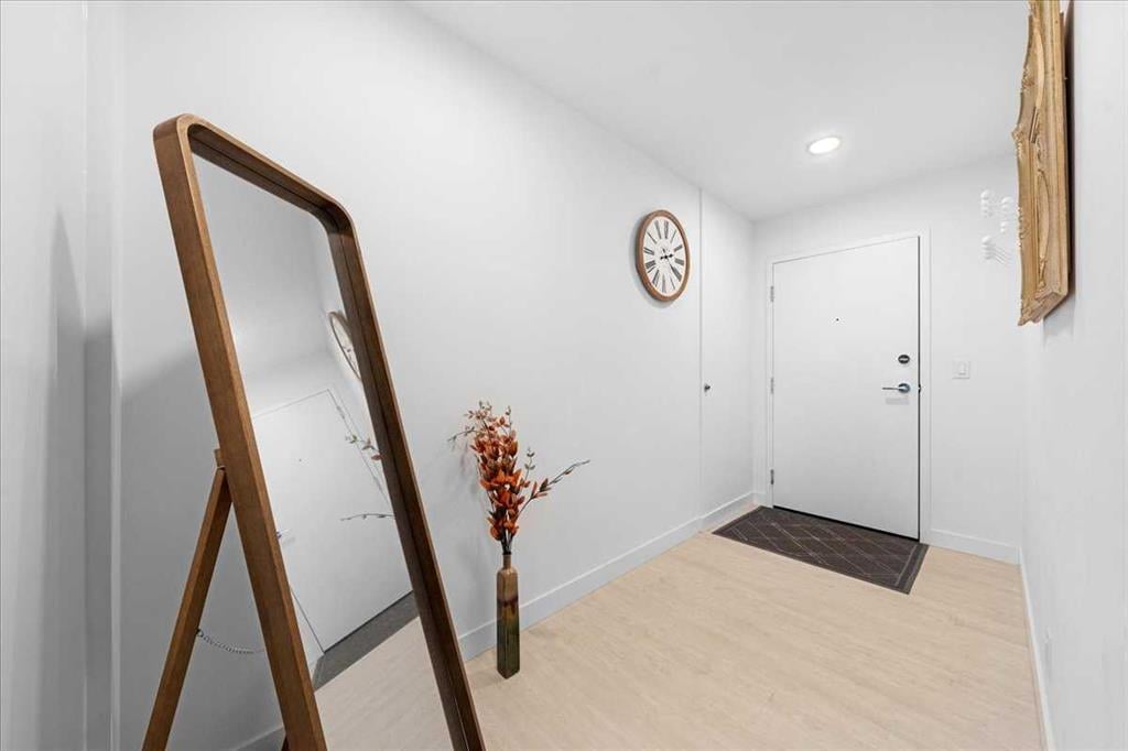 Additional image 6 of 310-327 9a Street NW, Calgary, AB, T2N1T7