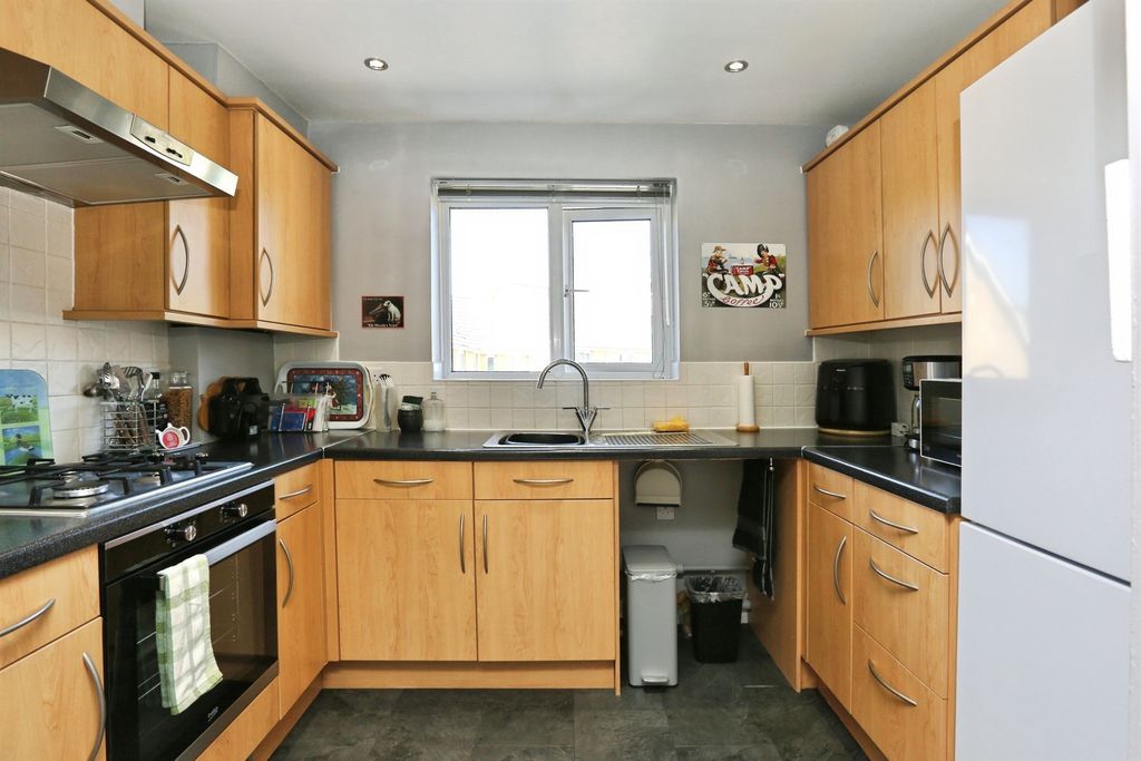 Additional image 4 of 2 bed flat for saleDeer Walk, Hedge End, Southampton SO30