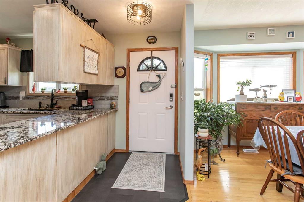 Additional image 6 of 4-5125 62 Street, Red Deer, AB, T4N 6Y3