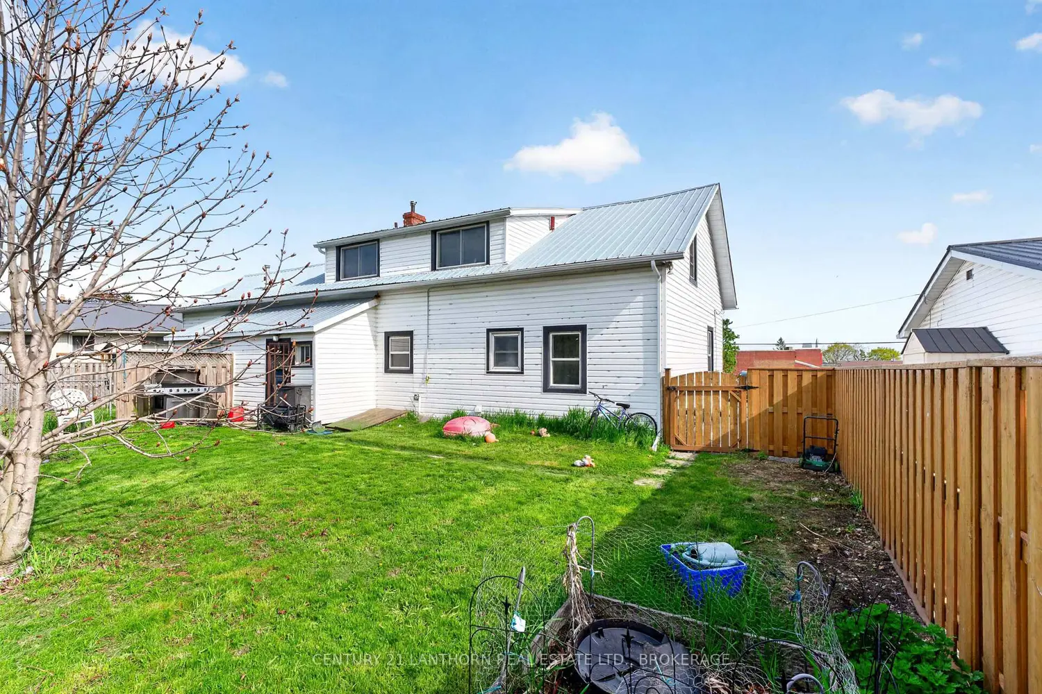 Additional image 8 of 10-12 Manitou Crescent
