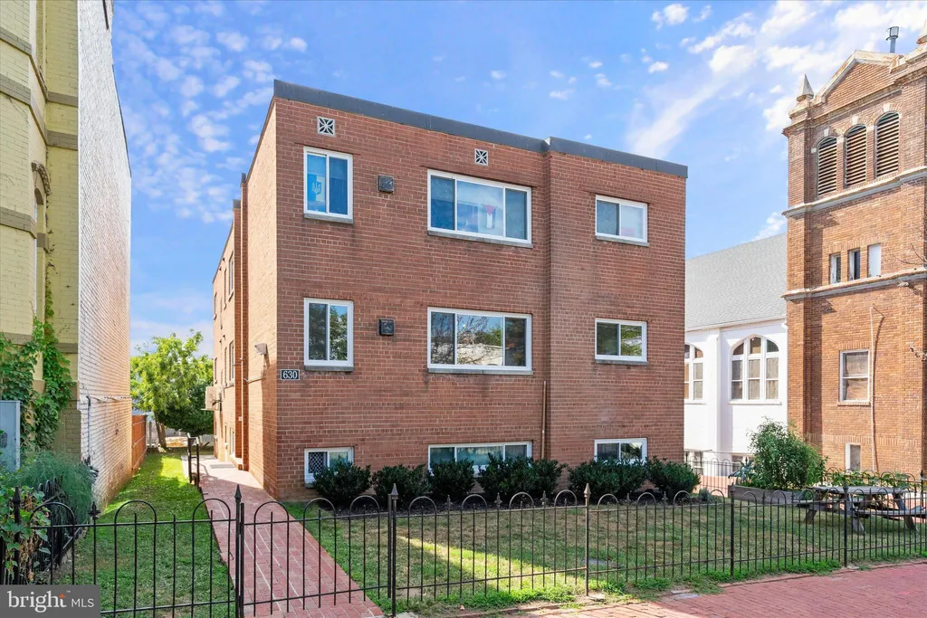 630 11th Street NE Unit 202, Washington, DC 20002